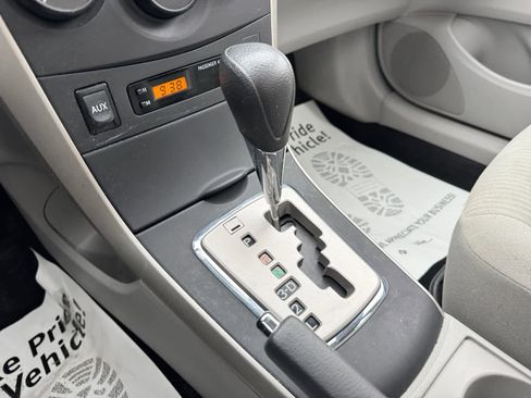 Used 2010 Toyota Corolla LE image 6