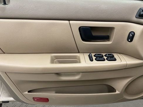 Used 2005 Mercury Sable GS image 18