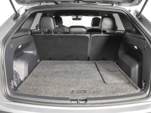 Used 2022 Volkswagen Atlas Cross Sport SE image 37