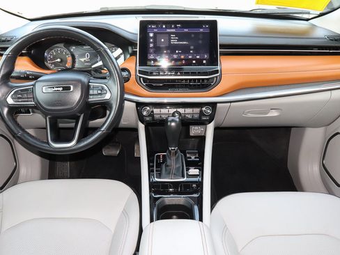 Used 2022 Jeep Compass Limited image 10