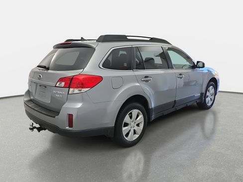 Used 2011 Subaru Outback 3.6R Limited image 5