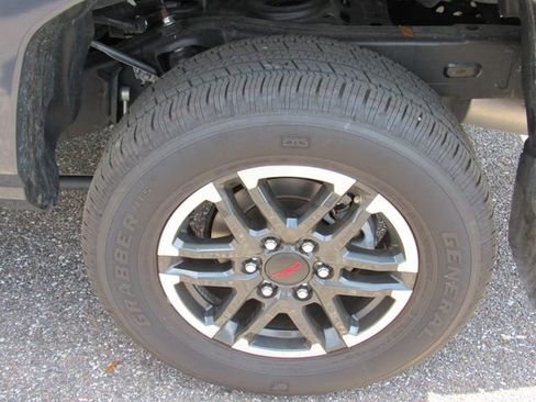 Used 2025 Toyota Tacoma TRD Sport image 14