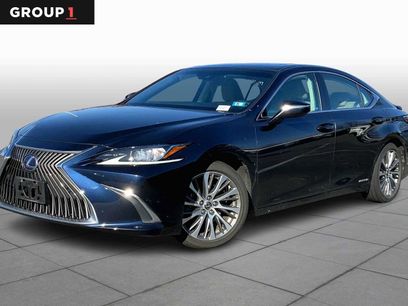 Used 2020 Lexus ES 300h w/ Premium Package