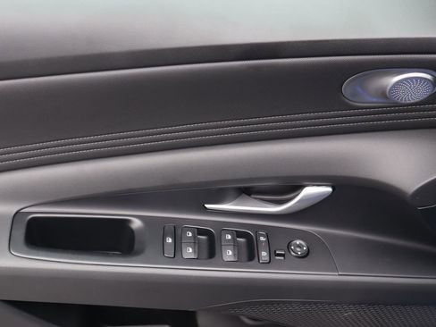 New 2025 Hyundai Elantra Limited image 23