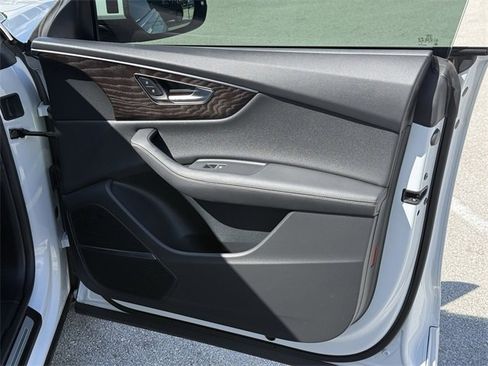 Used 2023 Audi Q8 Premium Plus w/ Premium Plus Package image 35