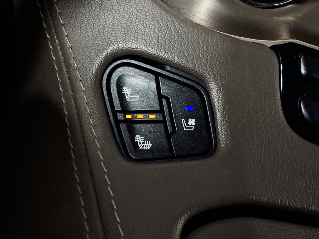Used 2019 GMC Yukon Denali w/ Denali Ultimate Package RWD image 14