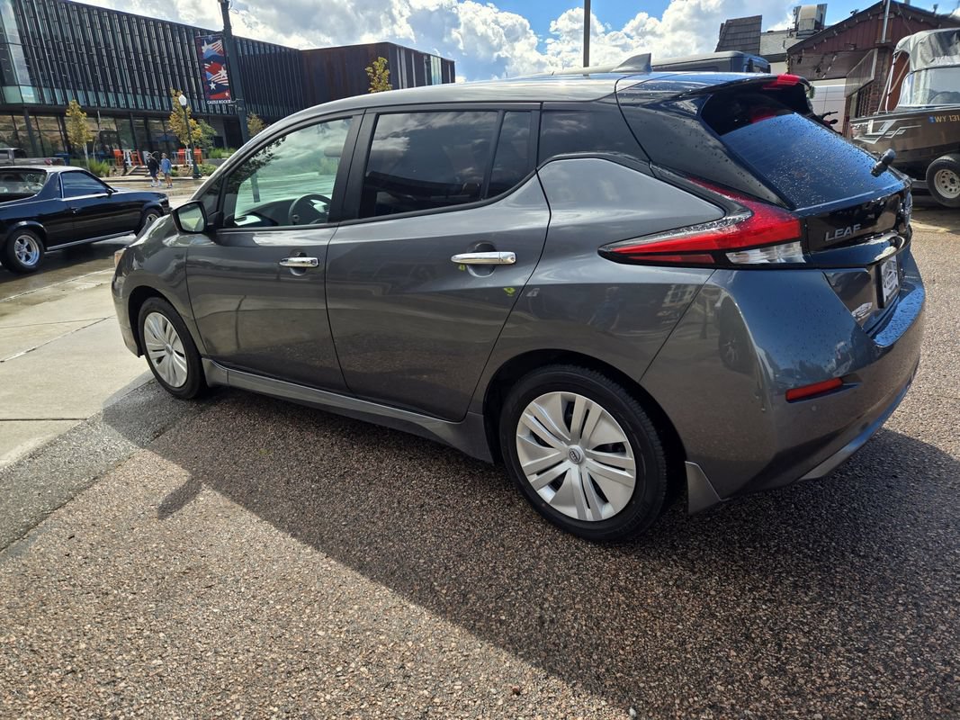 Used 2025 Nissan Leaf S FWD image 9