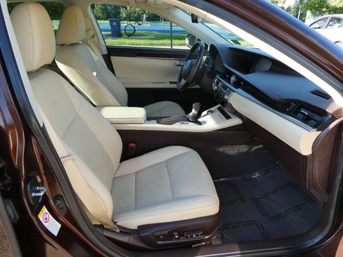 Used 2018 Lexus ES 350 w/ Navigation System Package FWD image 32