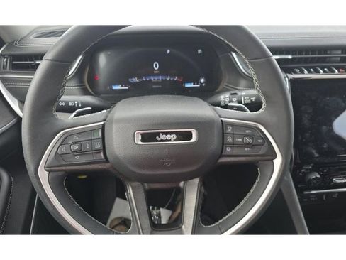 Used 2023 Jeep Grand Cherokee L Limited w/ Black Appearance Package image 7