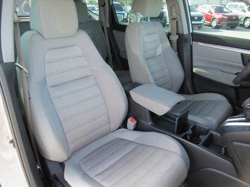 Used 2017 Honda CR-V LX image 8