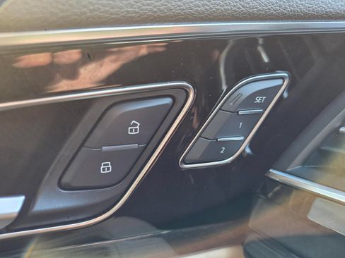 Used 2019 Audi Q7 3.0T Premium Plus w/ Premium Plus Package AWD/4WD image 26
