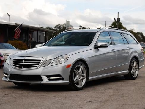 Used 2013 Mercedes-Benz E 350 4MATIC Wagon image 4