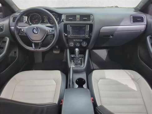 Used 2016 Volkswagen Jetta Sport image 21