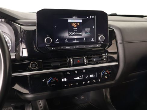 Used 2024 Nissan Pathfinder SV FWD image 5