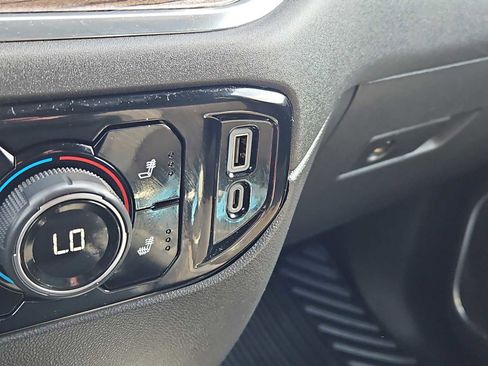 Used 2023 Chevrolet Silverado 1500 LT AWD/4WD image 18