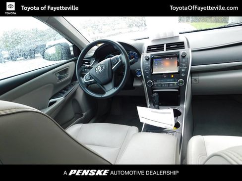 Used 2016 Toyota Camry XLE w/ Moonroof Package FWD image 7