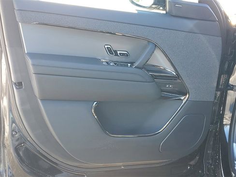 New 2026 Land Rover Range Rover Sport SE image 9