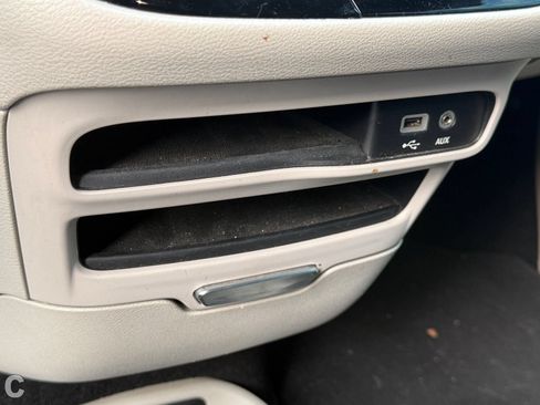 Used 2020 Chrysler Voyager Lxi FWD image 20
