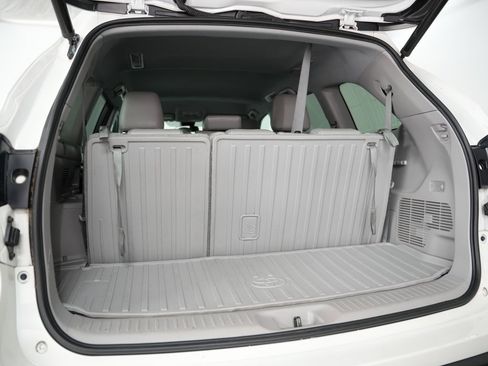 Used 2018 Toyota Highlander Plus image 34