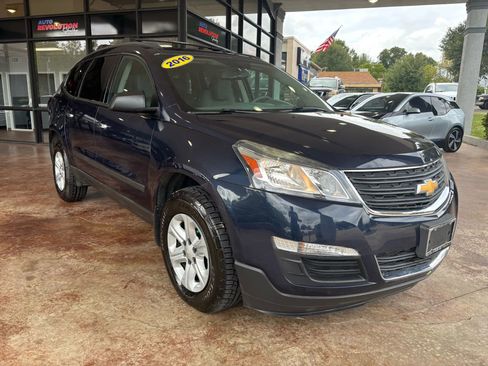 Used 2016 Chevrolet Traverse LS image 1
