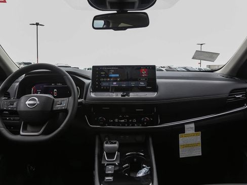 New 2025 Nissan Rogue SL w/ SL Premium Package FWD image 13