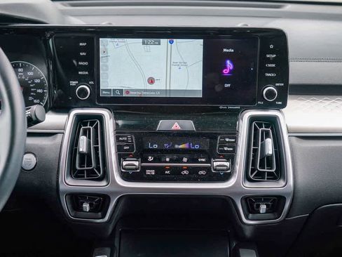 Certified 2023 Kia Sorento EX w/ Panoramic Sunroof Package FWD image 12