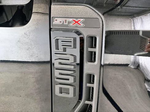Used 2025 Ford F250 XL w/ STX Appearance Package AWD/4WD image 7