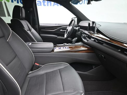 Certified 2023 Cadillac Escalade Premium Luxury w/ Performance Package AWD/4WD image 9