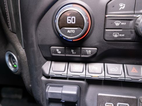 Used 2021 Chevrolet Silverado 2500 LTZ w/ LTZ Convenience Package image 26