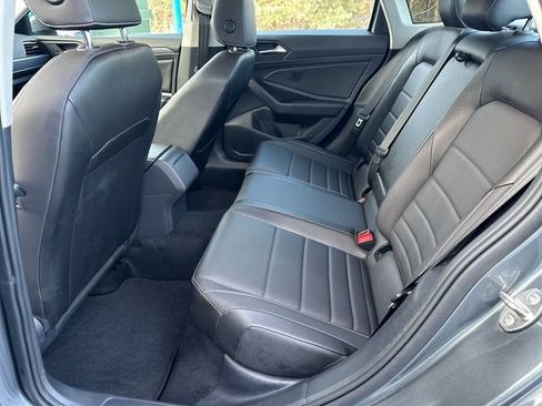 Used 2023 Volkswagen Jetta SE w/ Panoramic Sunroof Package image 24