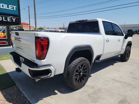 Used 2022 GMC Sierra 2500 AT4 w/ AT4 Preferred Package image 4