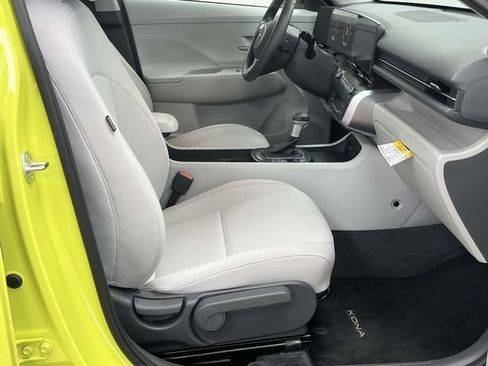 Certified 2025 Hyundai Kona SEL FWD image 23