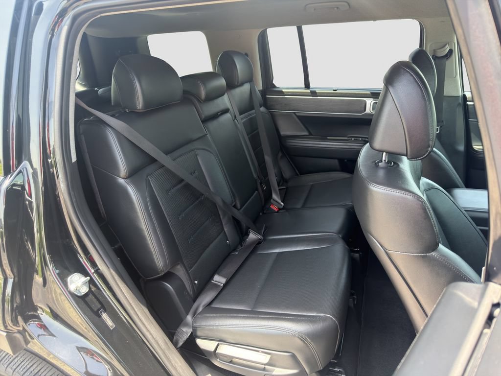 Used 2024 Hyundai Santa Fe Limited FWD image 19