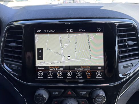 Used 2019 Jeep Grand Cherokee Limited image 24