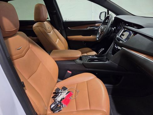 Used 2022 Cadillac XT5 Premium Luxury image 8