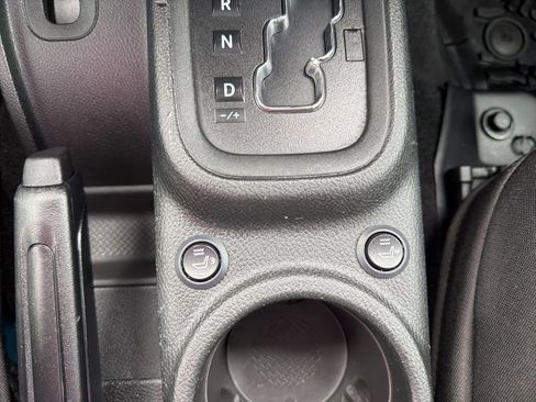 Used 2018 Jeep Wrangler Unlimited Sport S image 36