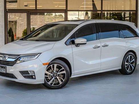 Used 2020 Honda Odyssey Elite image 2