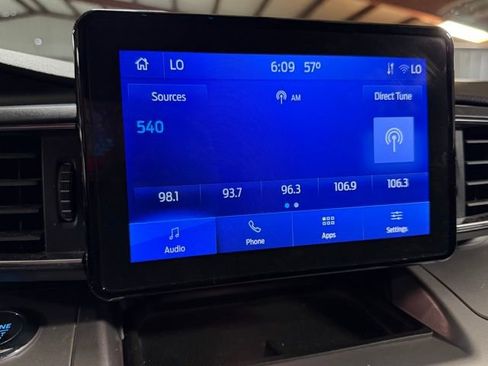 Used 2022 Ford Explorer XLT w/ Equipment Group 202A image 19