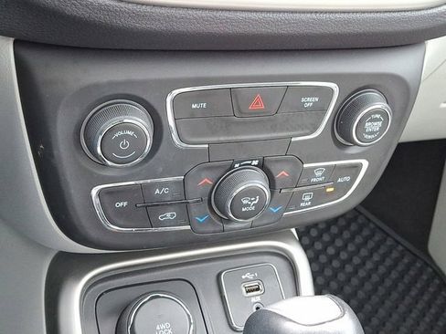 Certified 2019 Jeep Compass Latitude w/ Popular Equipment Group image 19