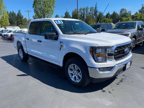 Used 2023 Ford F150 XLT w/ Trailer Tow Package image 3