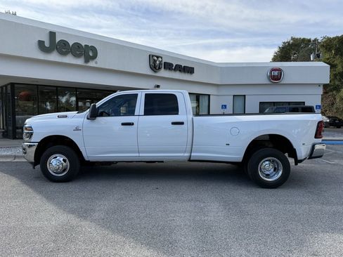 New 2026 RAM 3500 Tradesman w/ Chrome Appearance Group A AWD/4WD image 7