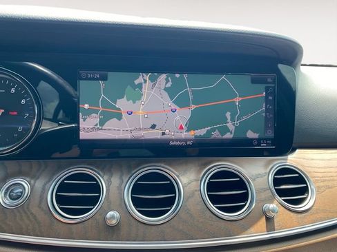 Used 2018 Mercedes-Benz E 300 image 28