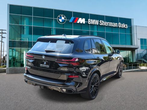 Used 2024 BMW X5 xDrive40i w/ M Sport Package AWD/4WD image 4