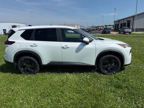 New 2026 Nissan Rogue SV AWD/4WD image 4