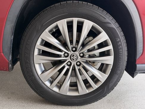 Used 2021 Toyota Highlander Platinum FWD image 41