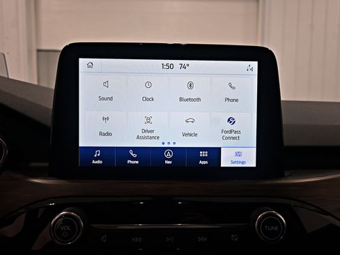 Used 2020 Ford Escape Titanium AWD/4WD image 16