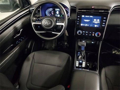 Used 2022 Hyundai Tucson SE image 13