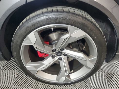 Used 2024 Audi SQ8 e-tron Premium Plus image 10