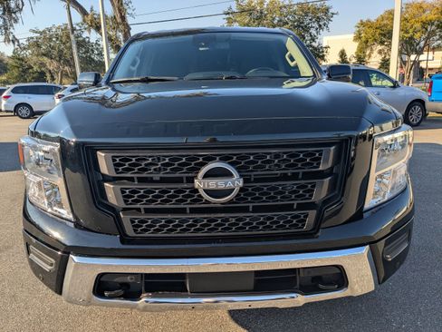 Used 2023 Nissan Titan SV w/ SV Convenience Package image 9