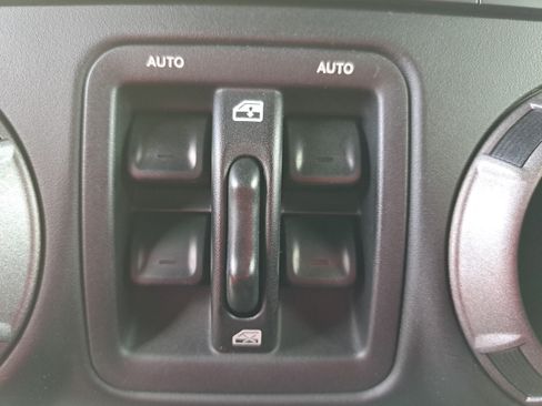 Used 2018 Jeep Wrangler Unlimited Sport S AWD/4WD image 21